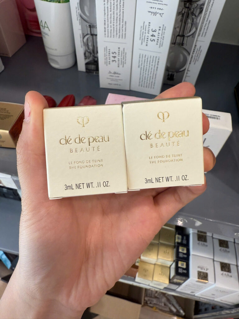 Kem nền căng bóng da cle de Peau 3ml