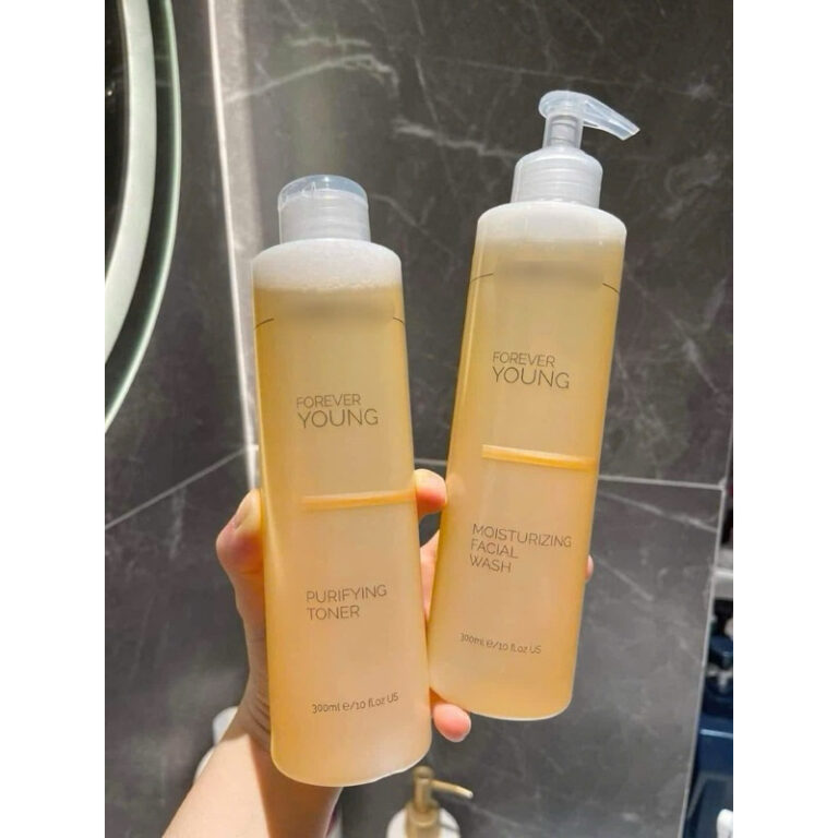 Các loại sữa rửa mặt + toner Christina